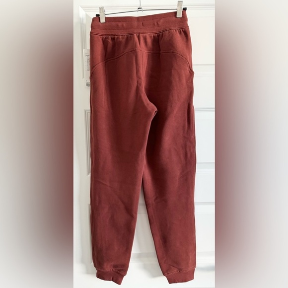 Lululemon Scuba High-Rise Jogger - Picture 3 of 13